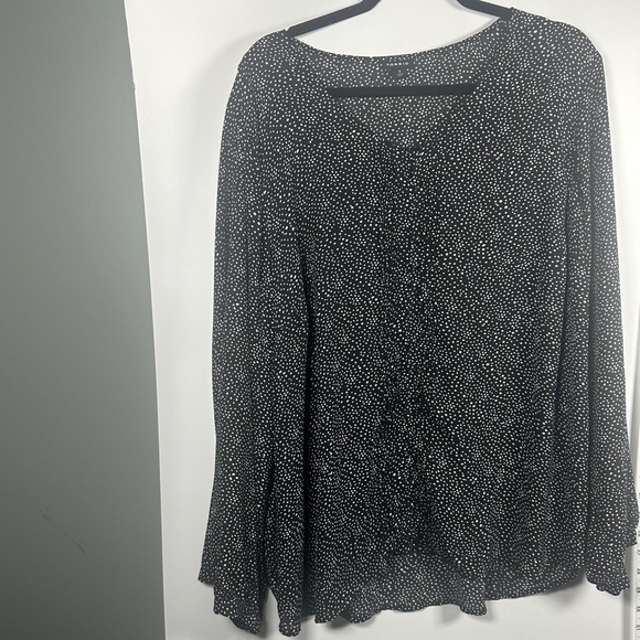 Torrid Black/White Polka Dot Pintuck Button-Front V-Neck Blouse Women’s 3X - Picture 4 of 12